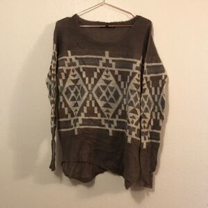 Love stitch tribal sweater‎